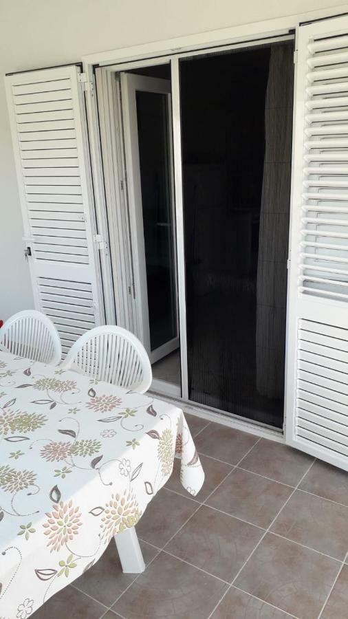 Apartment Hrgic Vir Exterior photo